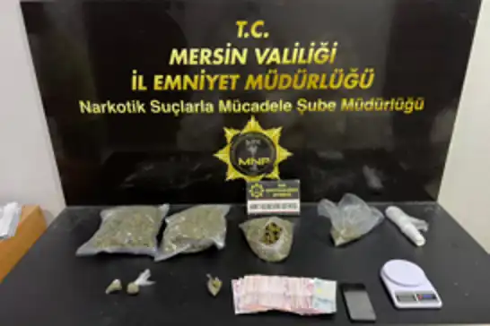 Mersin'de sokak satıcılarına operasyon: 4 tutuklama