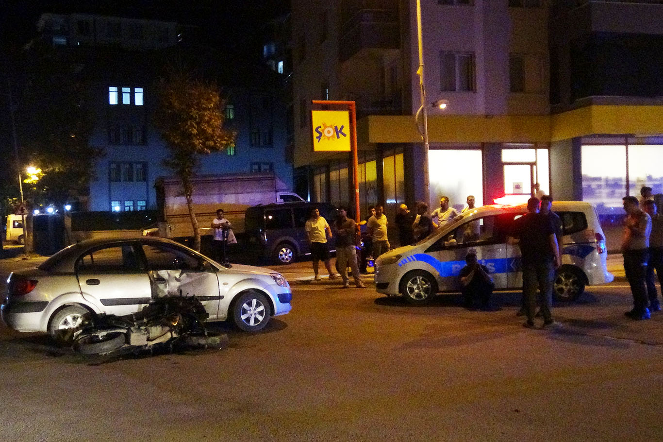 Li Meletîyê motorsîklet û wesayît li hev qelibîn: 2 birîndar