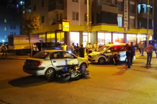Li Meletîyê motorsîklet û wesayît li hev qelibîn: 2 birîndar