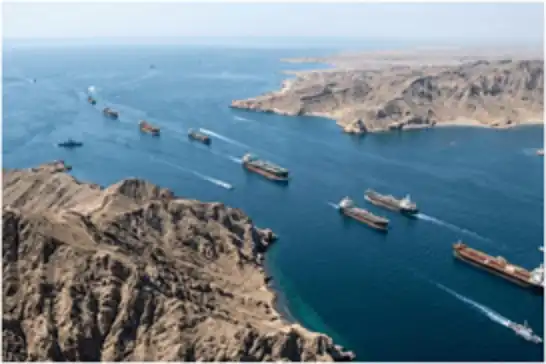 الجيش الأمريكي يزعم تغيير مسار 86 سفينة تجارية متجهة إلى إيران