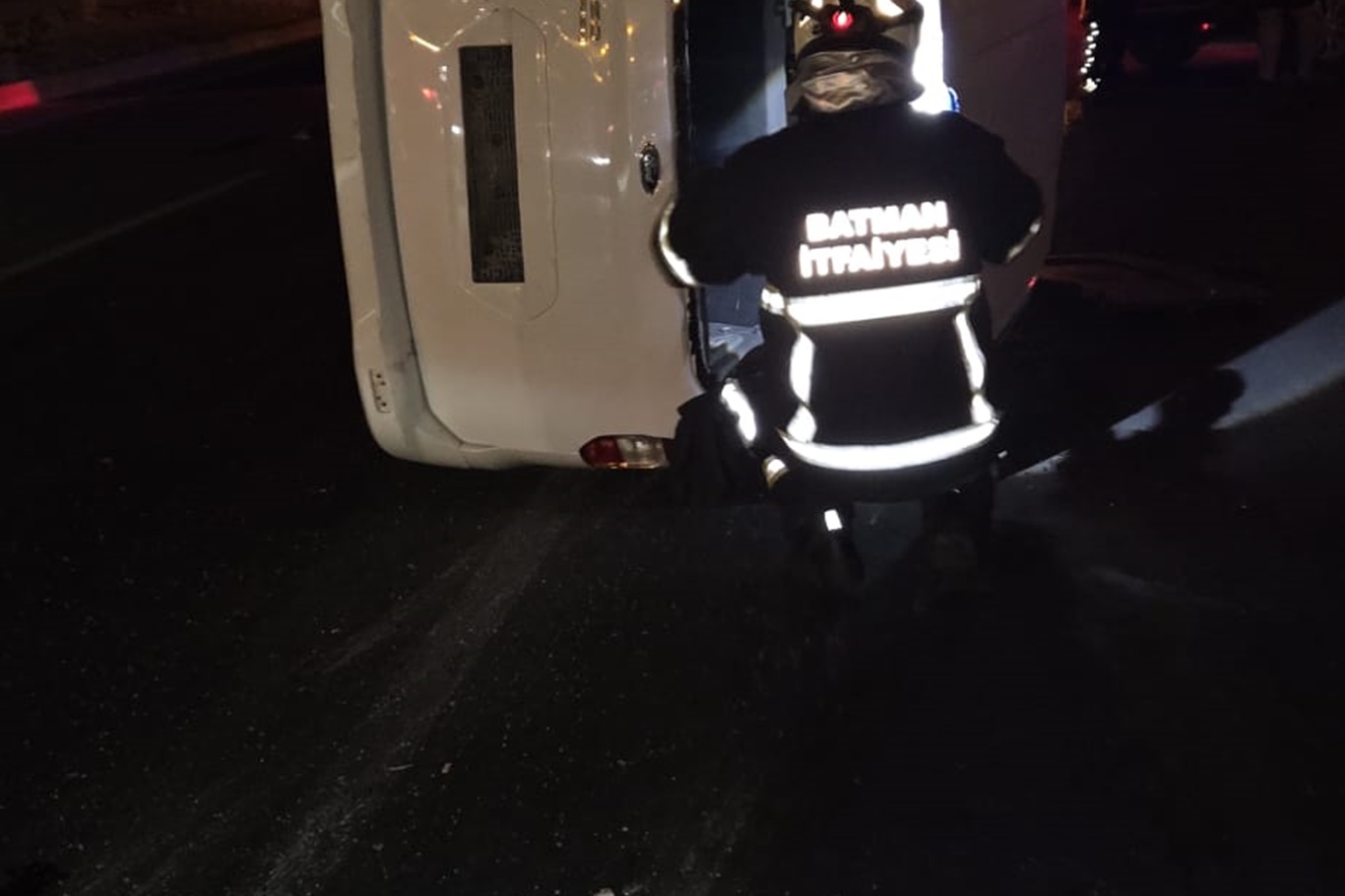 Batman'da hafif ticari araç ile otomobil çarpıştı: Bir yaralı