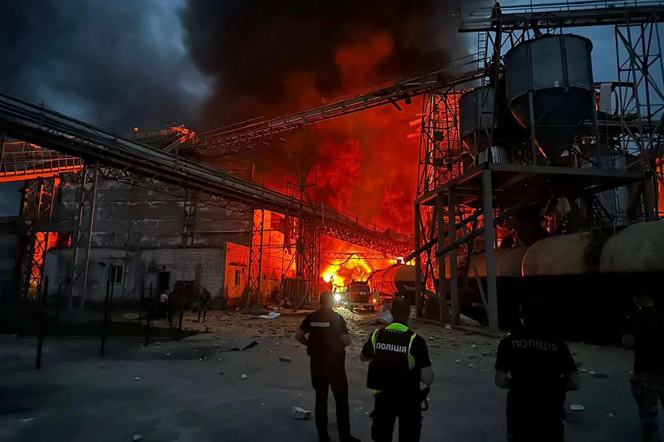 Rusya’da İHA alarmı: Soçi’de petrol deposu vuruldu