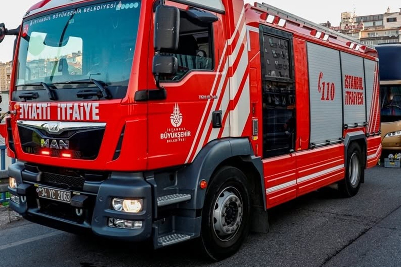 Bakırköy'de otel yangını: 12 kişi yaralandı