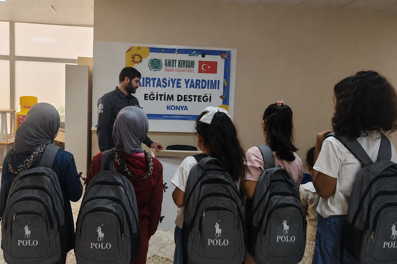 Konya Umut Kervanı’ndan yetim ve muhtaç ailelerin çocuklarına eğitim desteği