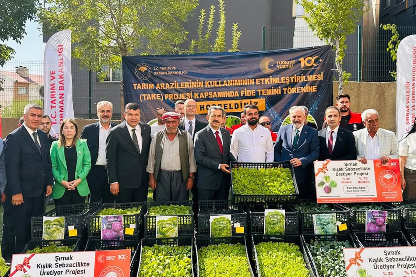ŞIRNAK’TA ÜRETİCİYE FİDE VE ÇOBAN ÇANTASI DESTEĞİ