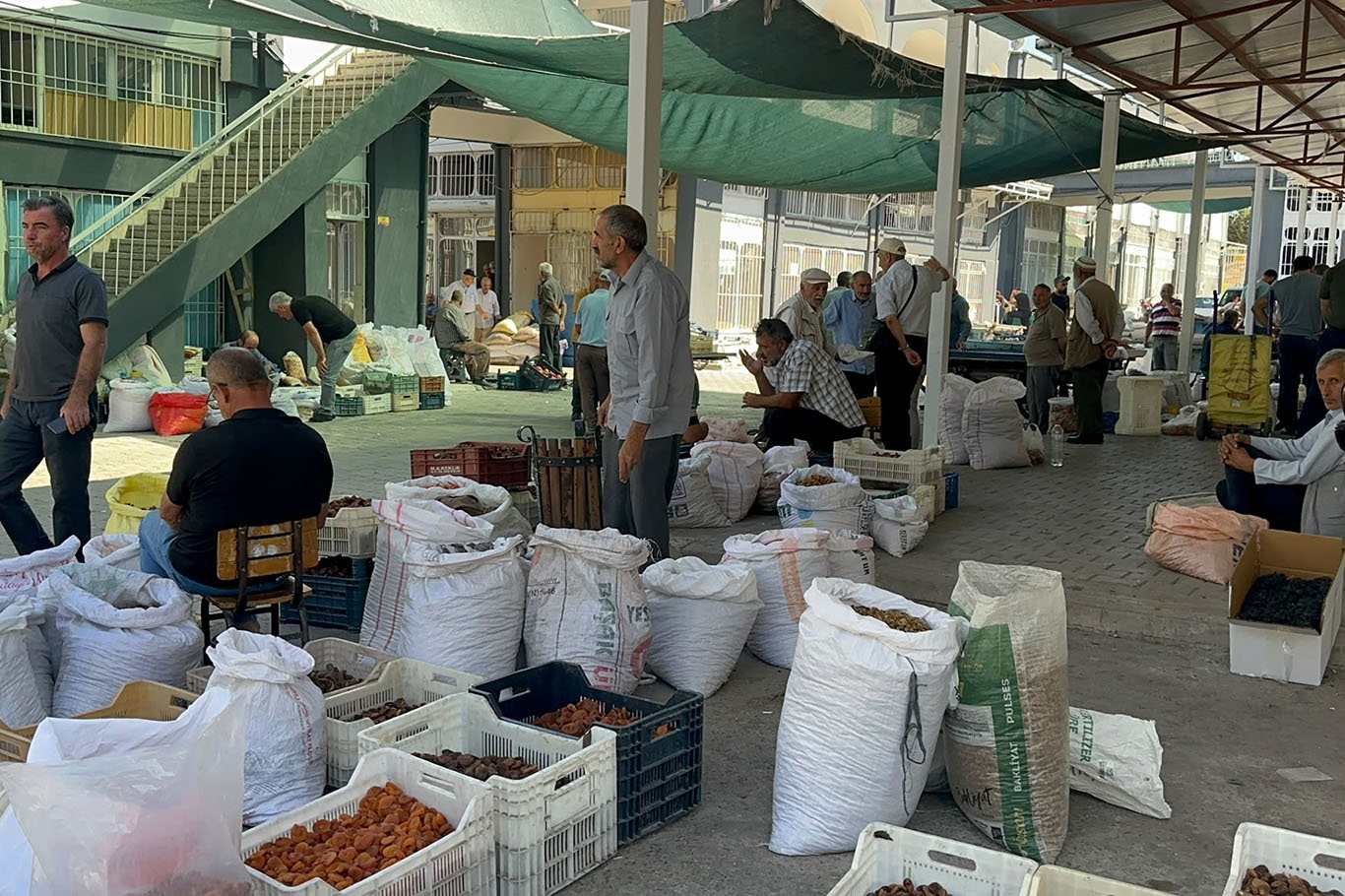 Şire Pazarı esnafından tahliye kararına tepki: Seçenek sunmadan iş yerinizden çıkın diyemezsiniz