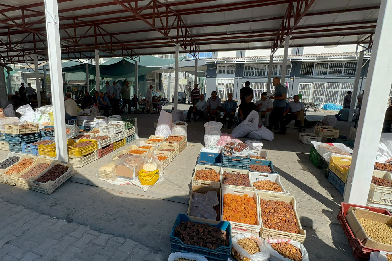Şire Pazarı esnafından tahliye kararına tepki: Seçenek sunmadan iş yerinizden çıkın diyemezsiniz