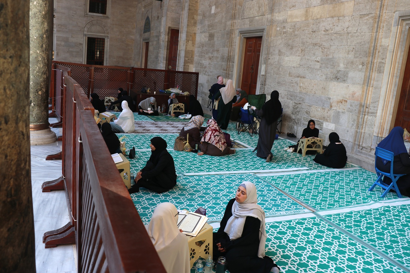 "Kur'an-ı Kerim'i Tek Oturumda Ezbere Okuma Yarışması" Fatih Camii'nde gerçekleşti