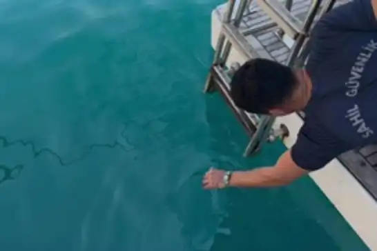 Antalya'da denizi kirleten tekneye 220 bin lira ceza