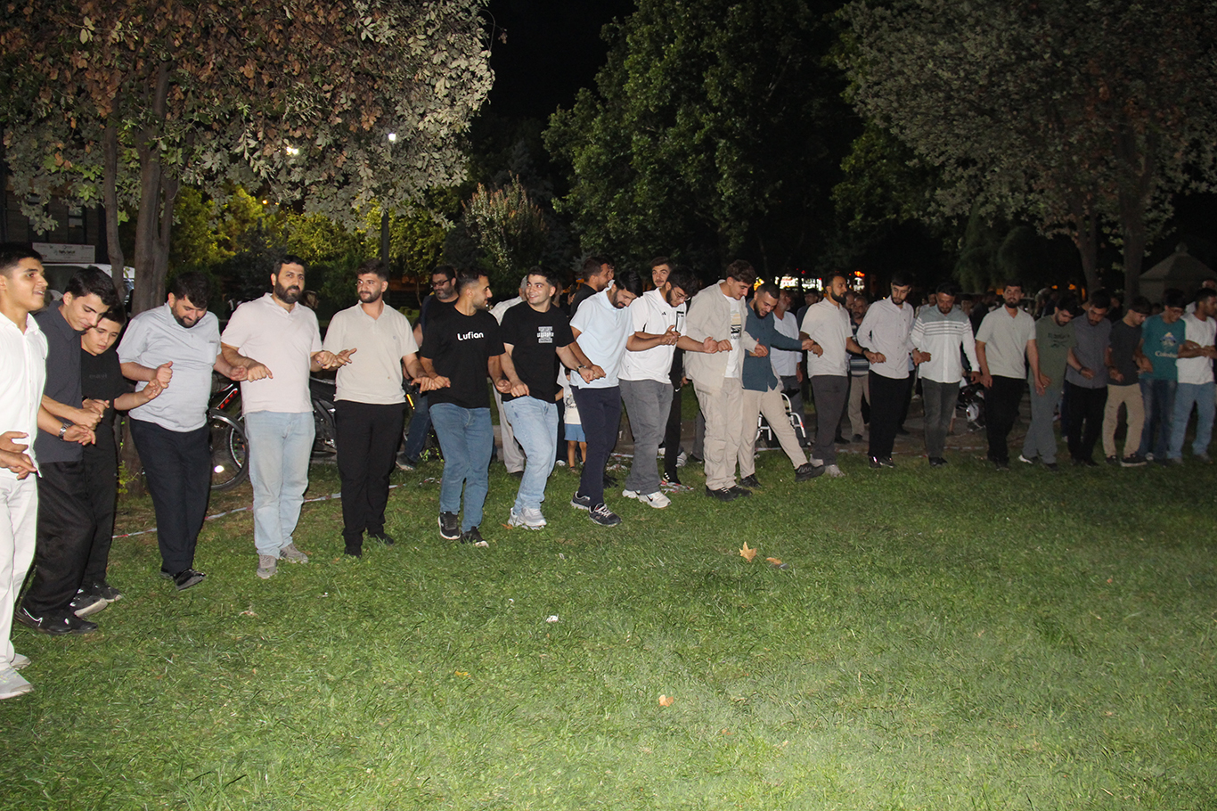 Davet ve Gençlik Hareketi'nden Bağlar'da coşkulu park etkinliği