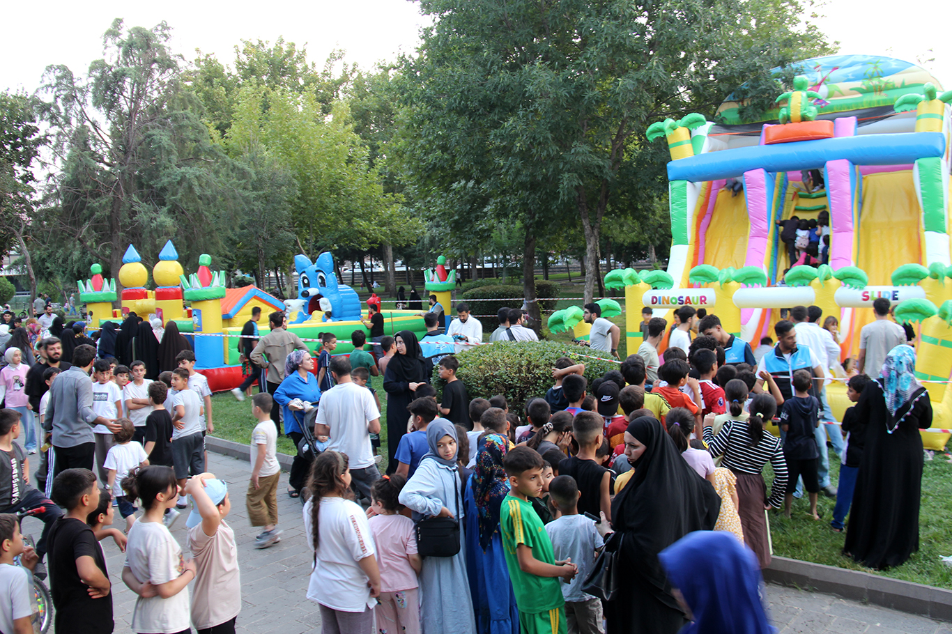 Davet ve Gençlik Hareketi'nden Bağlar'da coşkulu park etkinliği