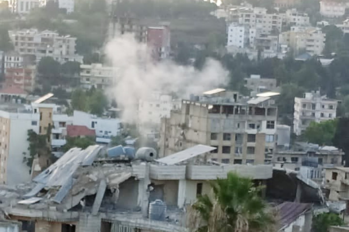 Israeli airstrikes kill 11 civilians in southern Lebanon