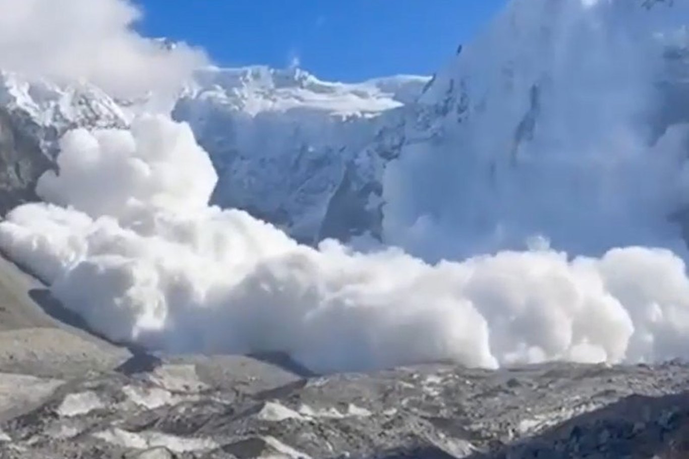At least 11 climbers killed, 6 missing after avalanche in Russia's N. Caucasus