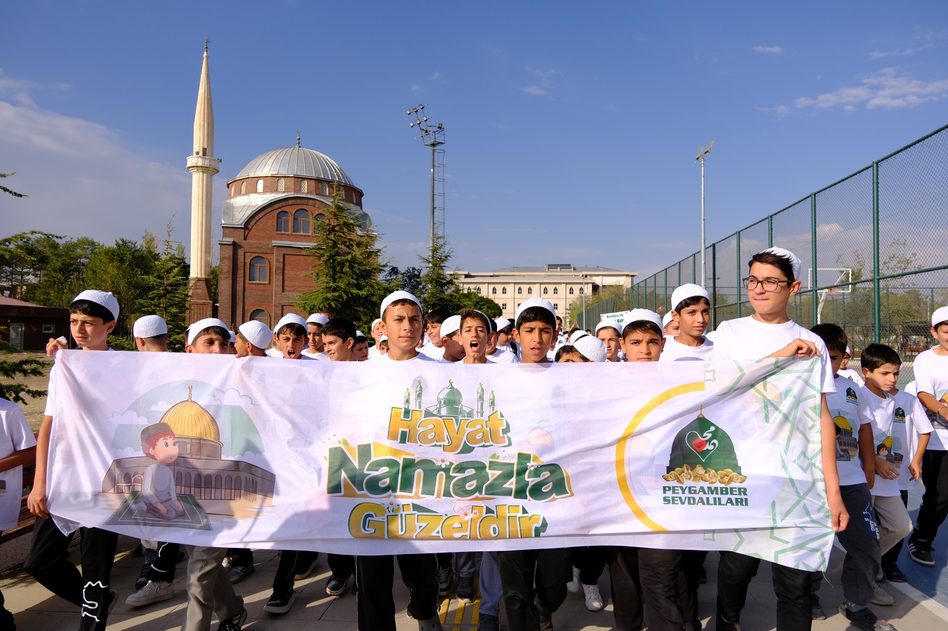 Van’da “Hayat Namazla Güzeldir” coşkusu!