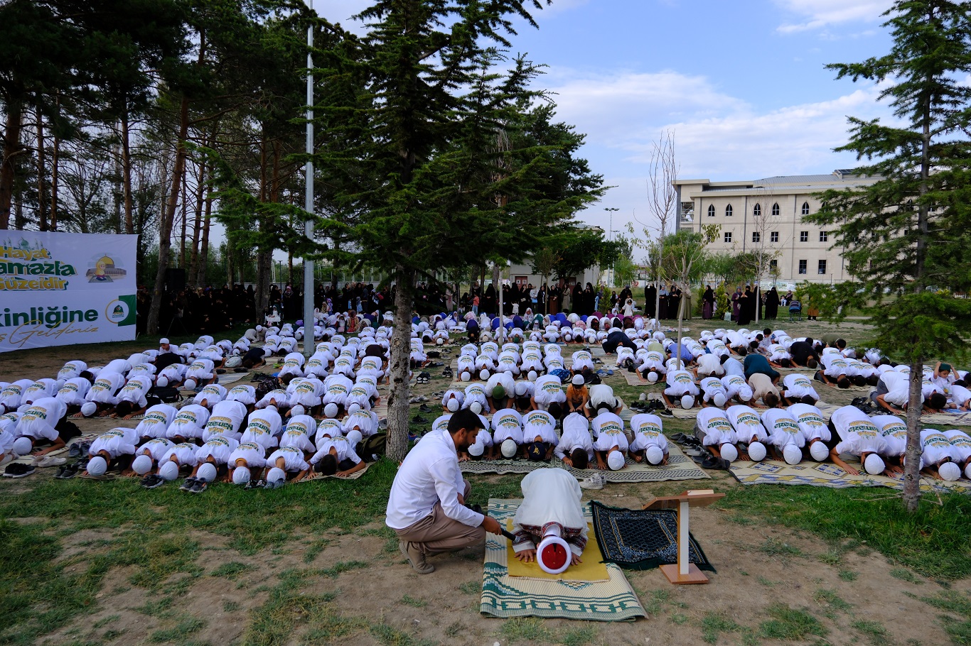 Van’da “Hayat Namazla Güzeldir” coşkusu!
