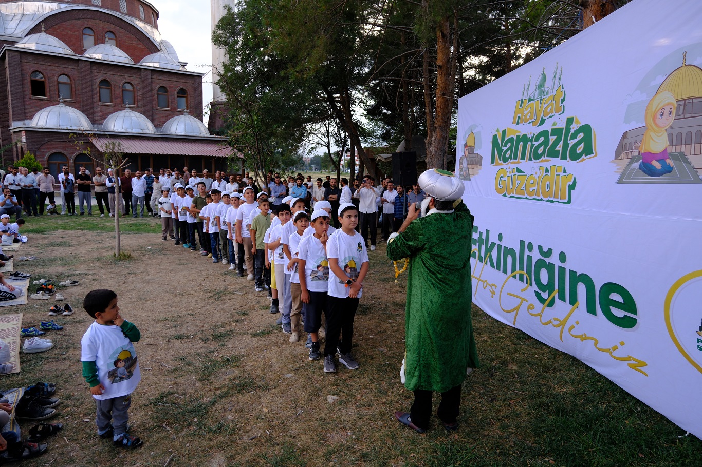Van’da “Hayat Namazla Güzeldir” coşkusu!
