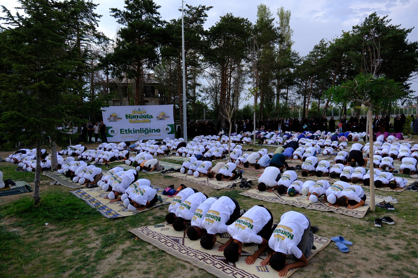 Van’da “Hayat Namazla Güzeldir” coşkusu!