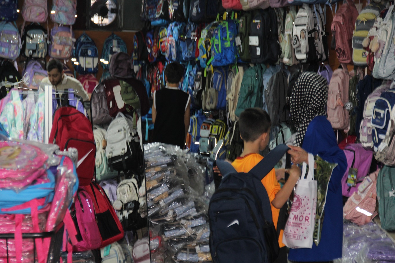 Kırtasiye alışverişinde okul sezonu hareketliliği başladı