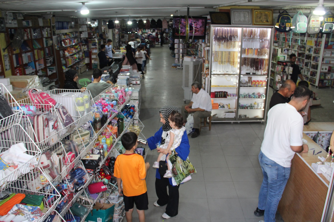 Kırtasiye alışverişinde okul sezonu hareketliliği başladı