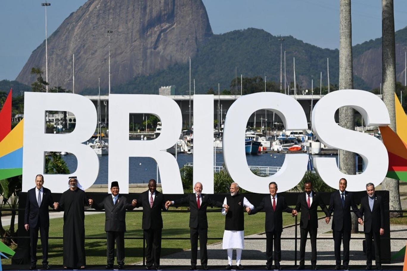 Dmitry Peskov: 90% of Russia-BRICS trade now conducted in national currencies