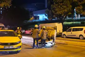 Bağcılar’da otomobil takla attı: Sürücü olay yerinden kaçtı