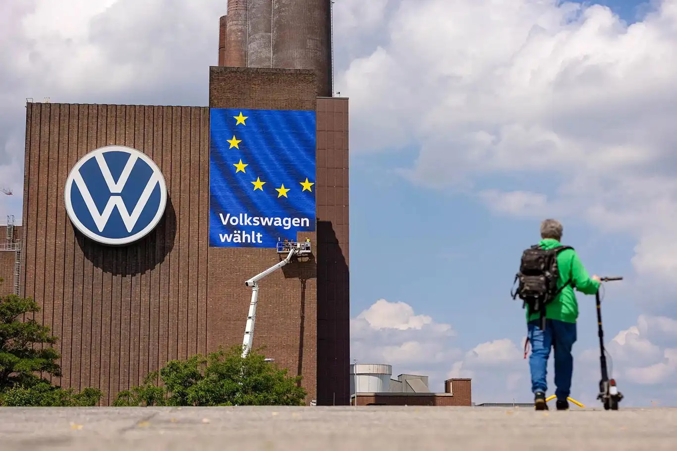 Volkswagen fabrikası siyonist rejim için askeri üretime dönüştürülüyor