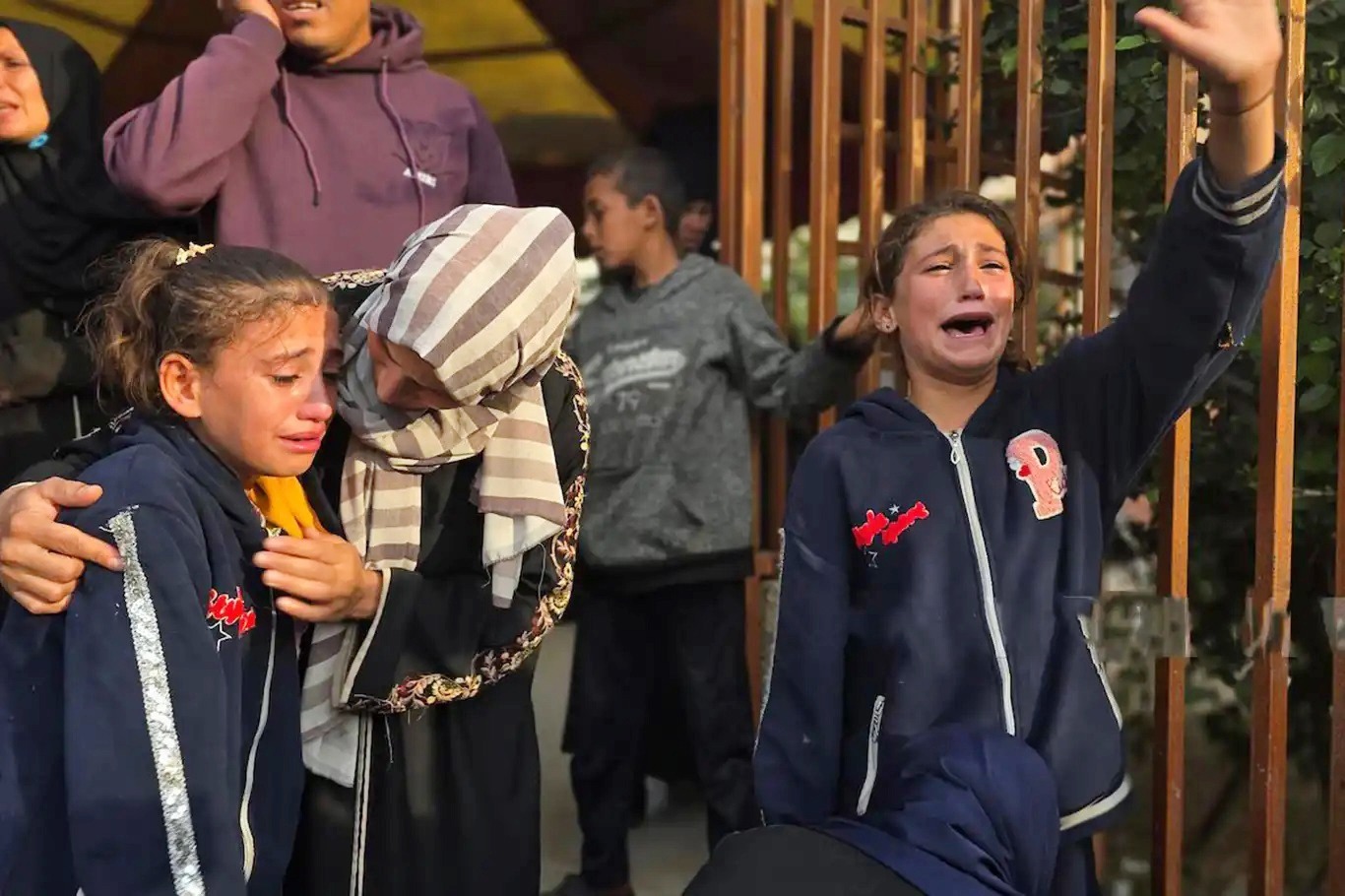 أكثر من 20 ألف طالب شهيد..غزة تستقبل العام الدراسي وسط أنقاض المدارس