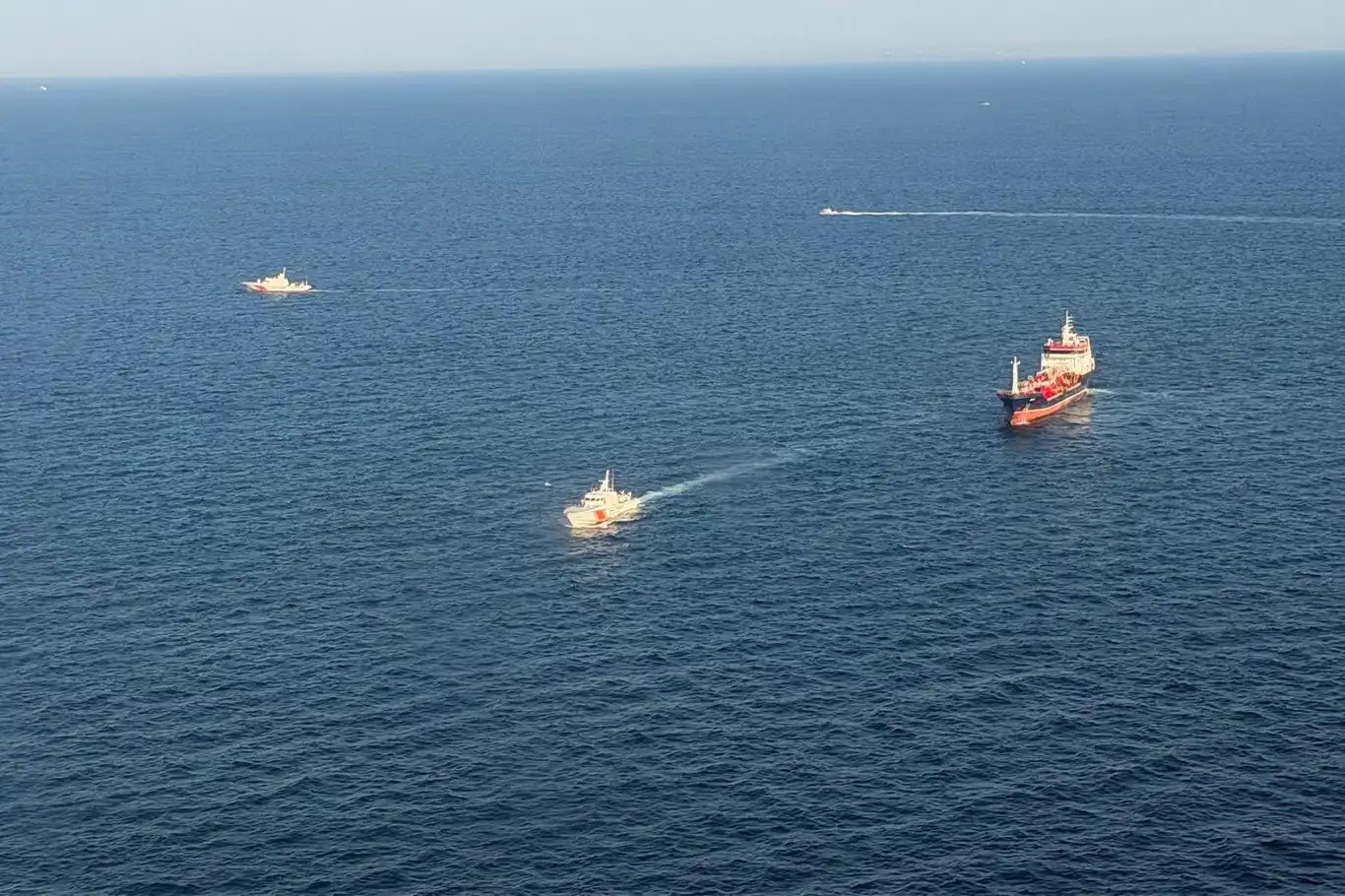 Silivri'de batan gemideki 10 mürettebat için arama çalışmaları 8. gününde