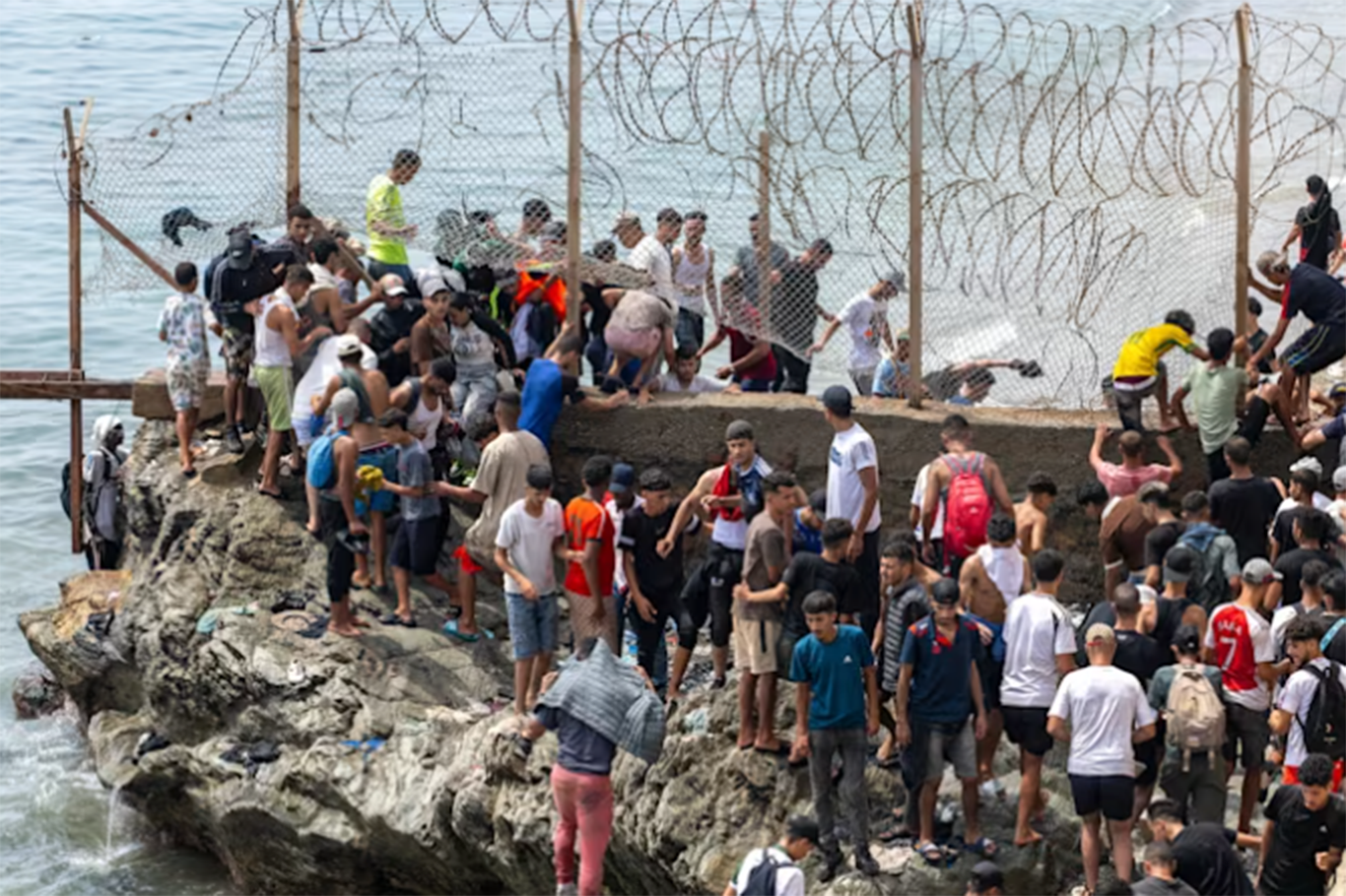 AB, göç krizi yaşayan İspanya'ya yaklaşık 115 milyon avro tahsis edecek