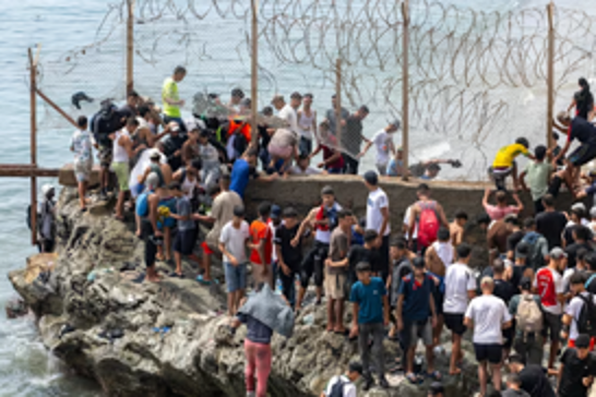 AB, göç krizi yaşayan İspanya'ya yaklaşık 115 milyon avro tahsis edecek