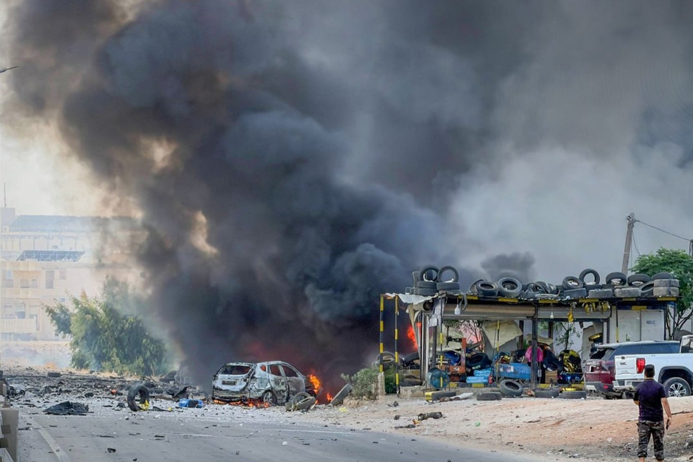 Death toll rises to 14 in Idlib ammunition depot explosion