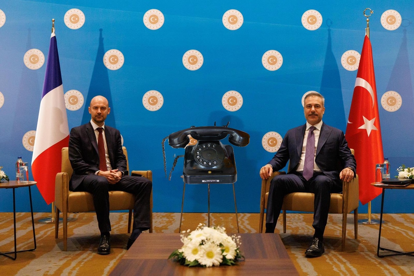 Turkish and French foreign ministers discuss regional issues in phone call