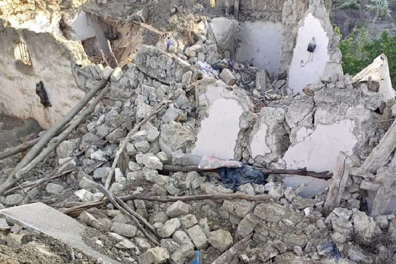 Afghanistan: Death toll from earthquake jumps to 920