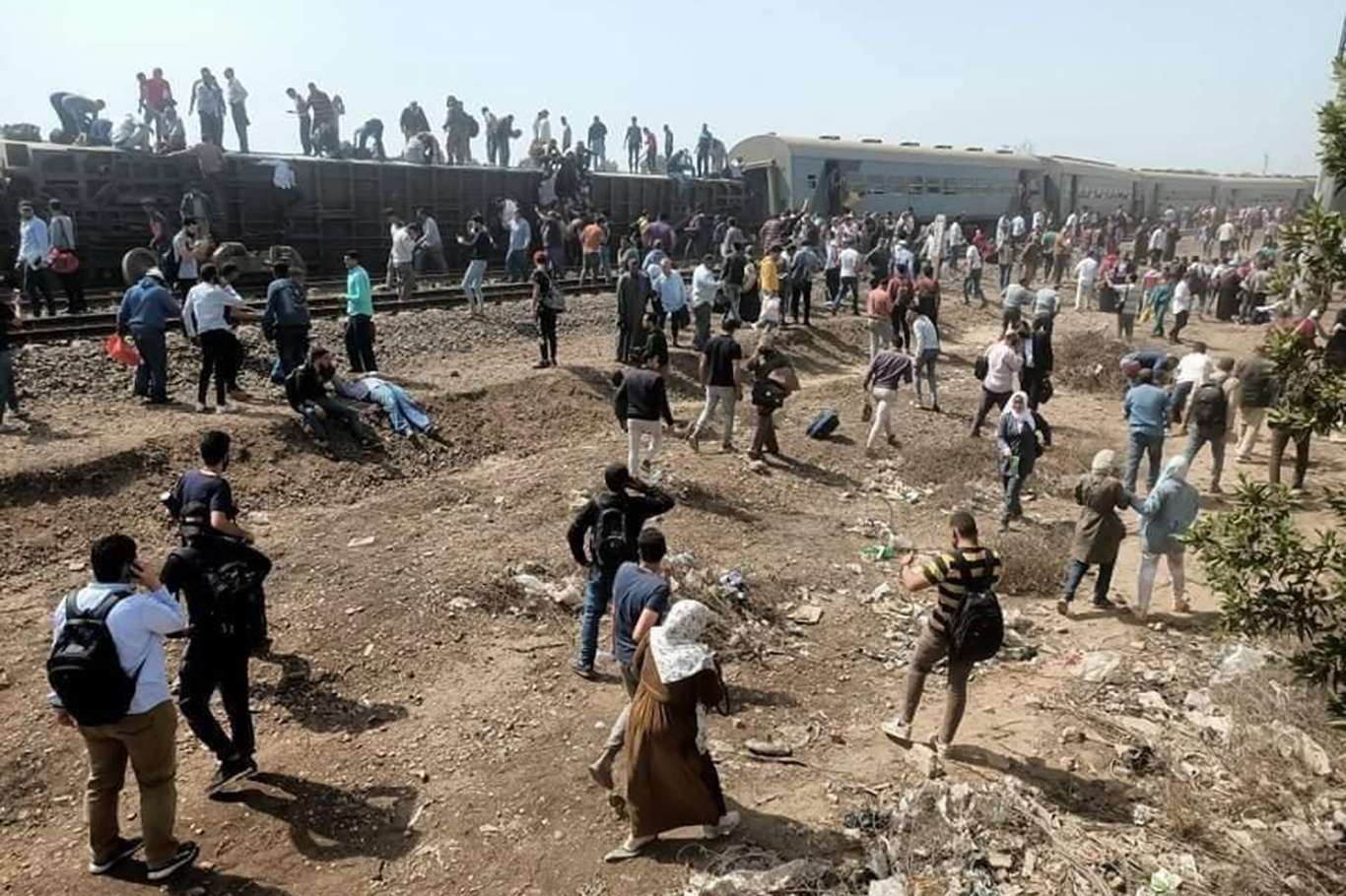 Egyptians call on Transport Minister to resign after deadly train crash