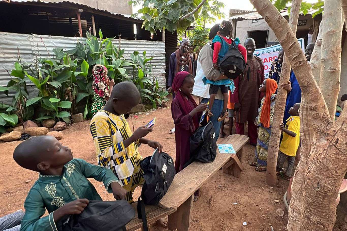 IHO EBRAR distributes stationery aid in Mali