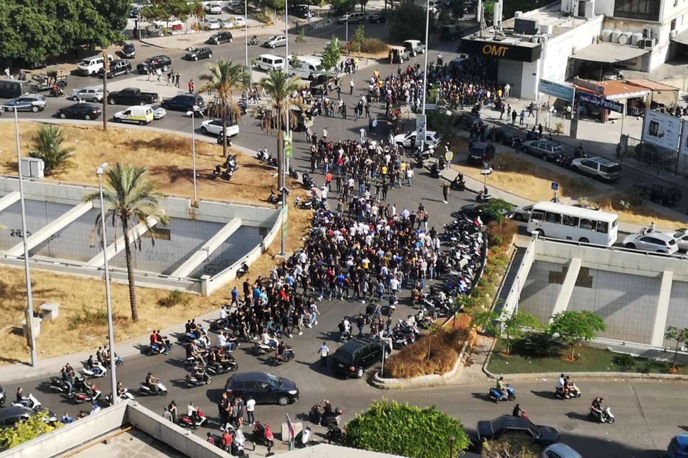 Lebanon: 6 people killed, 60 injured as snipers attack demonstrators in Beirut