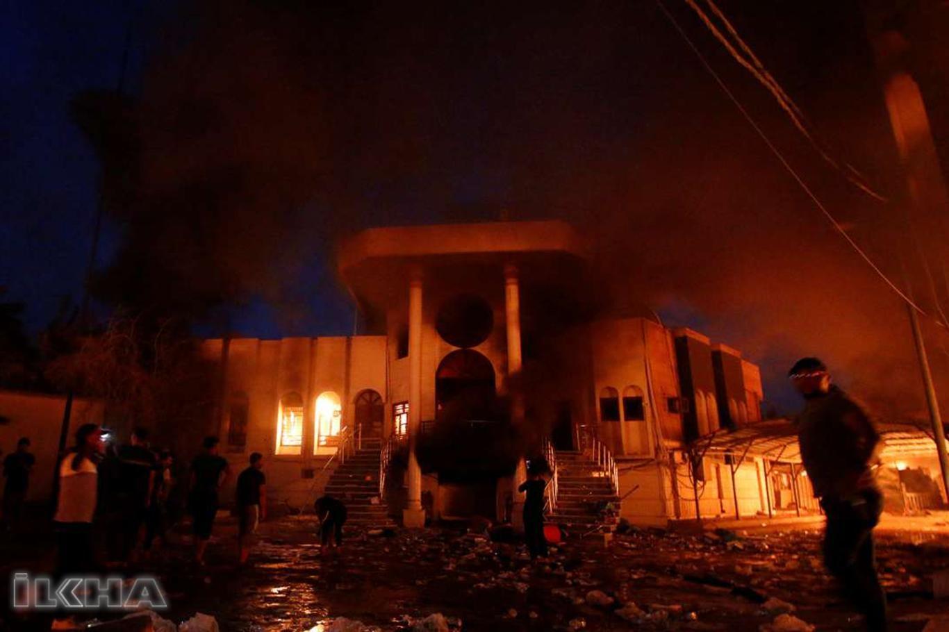 Demonstrators set fire to Iran's mission in Basra - [İLKHA] Ilke News ...