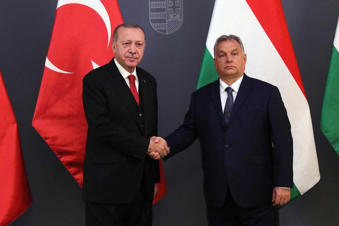 اردوغان: هیچ کدام از آمریکا و روسیه نتوانستند تروریستها را از منطقه خارج کنند