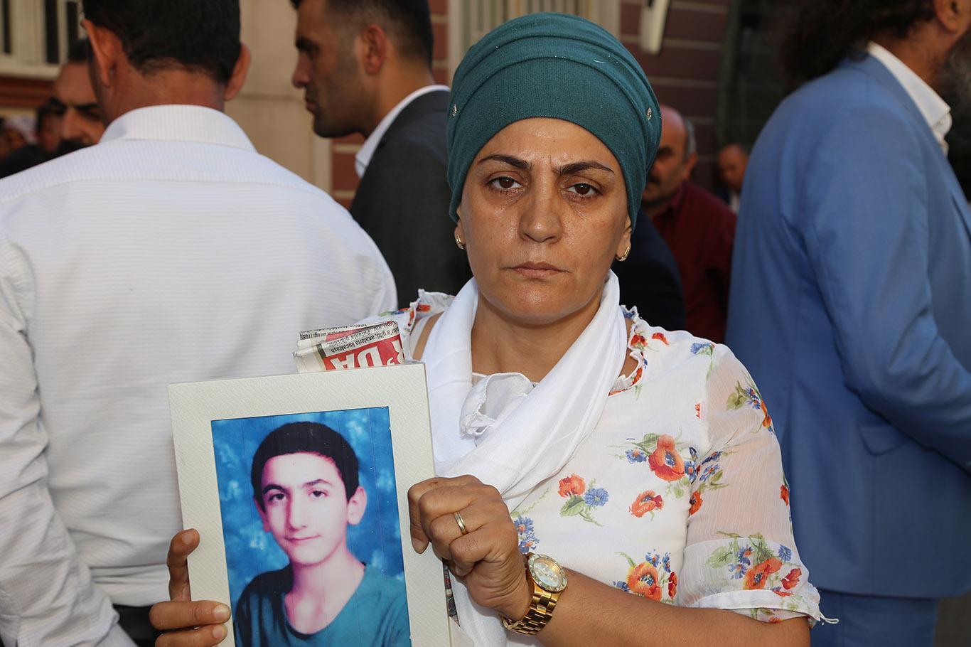 دایکی منداڵەکانی ڕەفێندراو بە توندی ناڕەزایەتییان دەربڕی لە بەرامبەر بەرپرسی پەکەکە