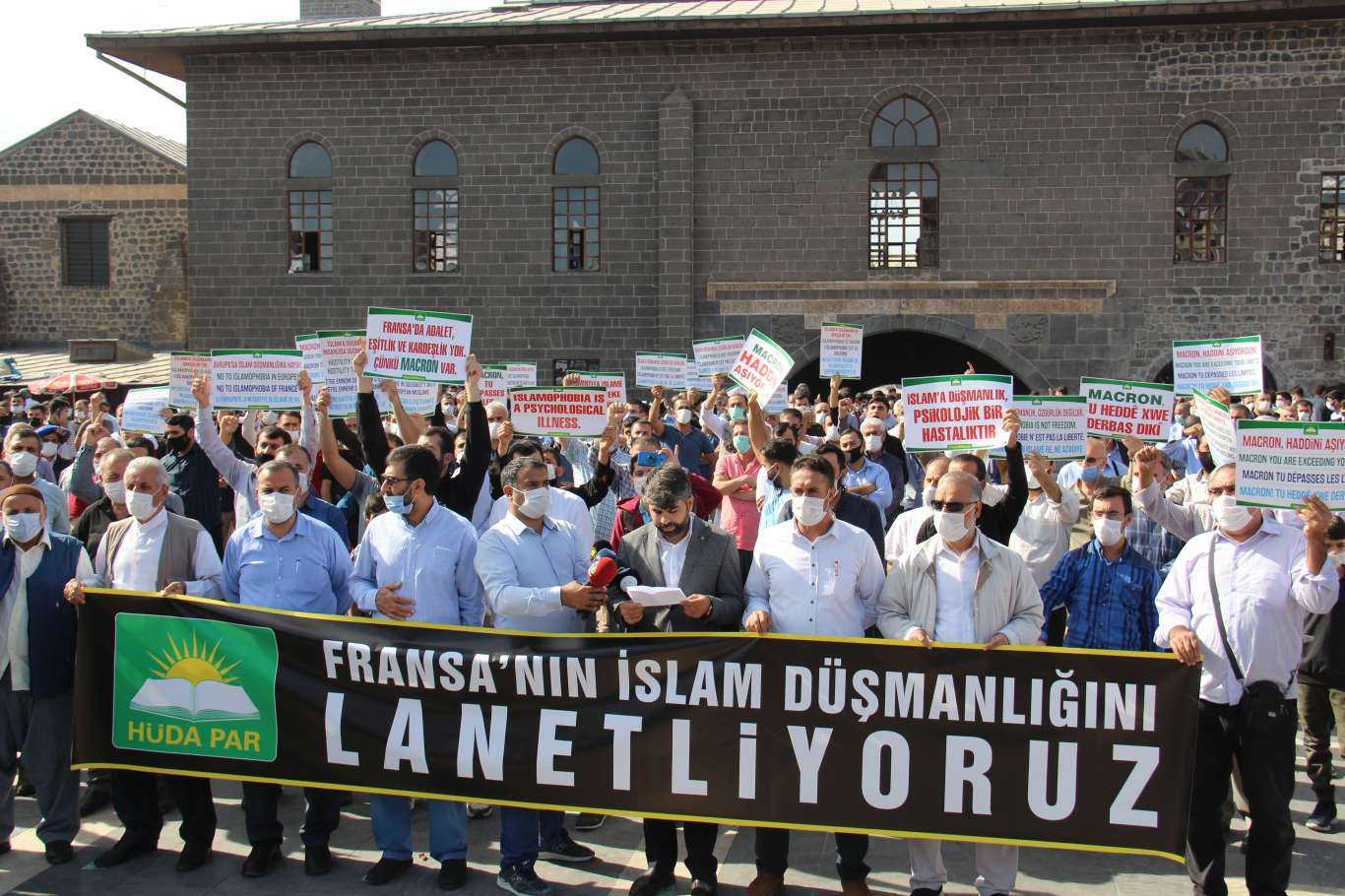 ناڕەزایەتی دیاربەکر لە بەرامبەر ماکرۆن