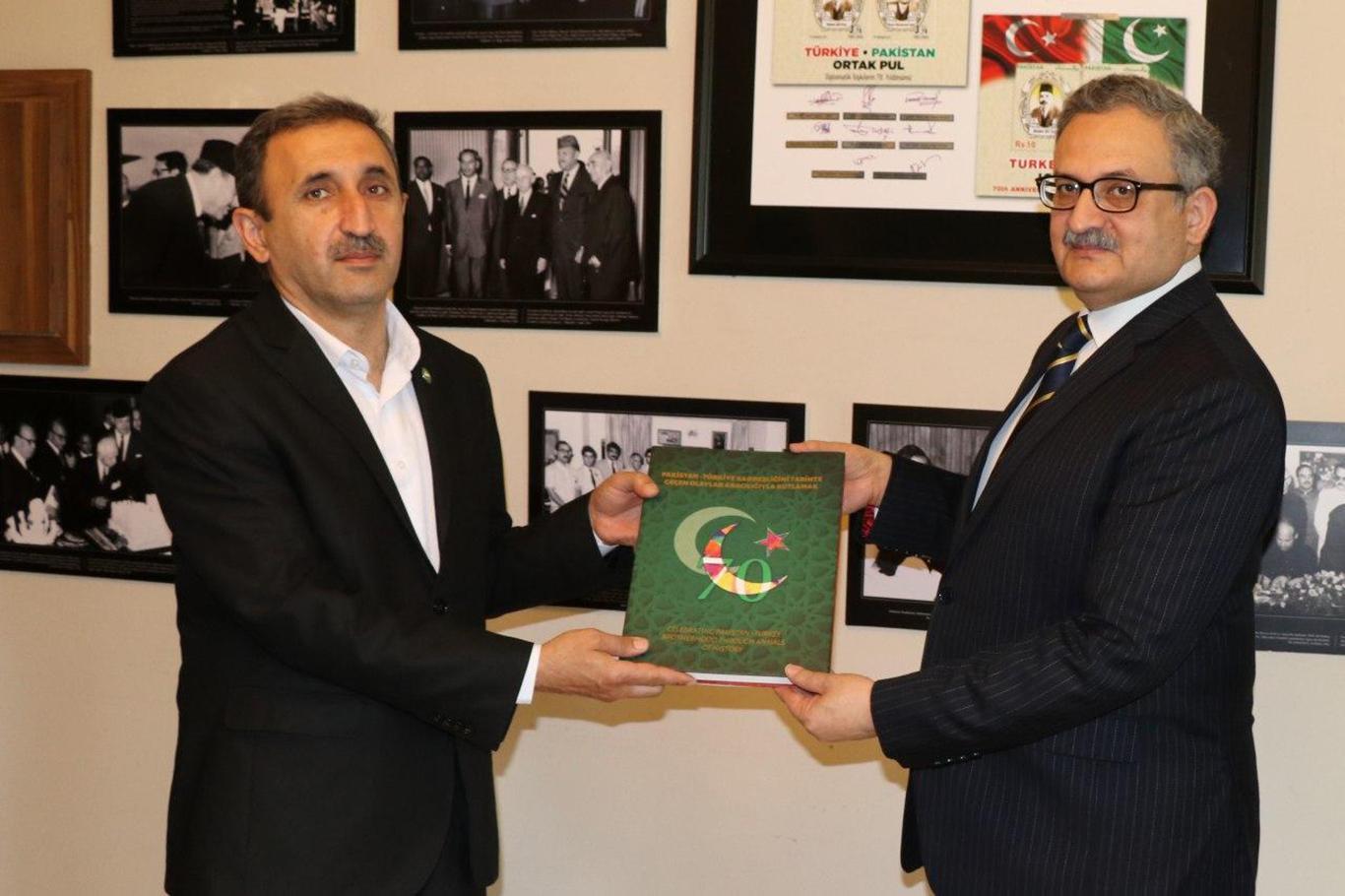هودا پار سەردانی بالیۆزی پاکستان لە ئەنقەرە کرد