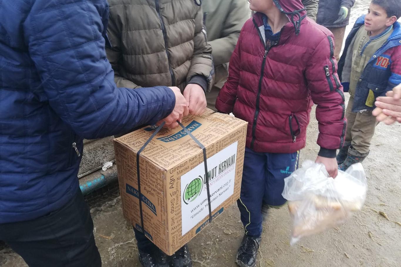 کاروانی ئومێدی وان بەردەوامە لە دابەش کردنی هاوکاریەکان بە سەر مەغدوورەکانی زەمین لەرزە