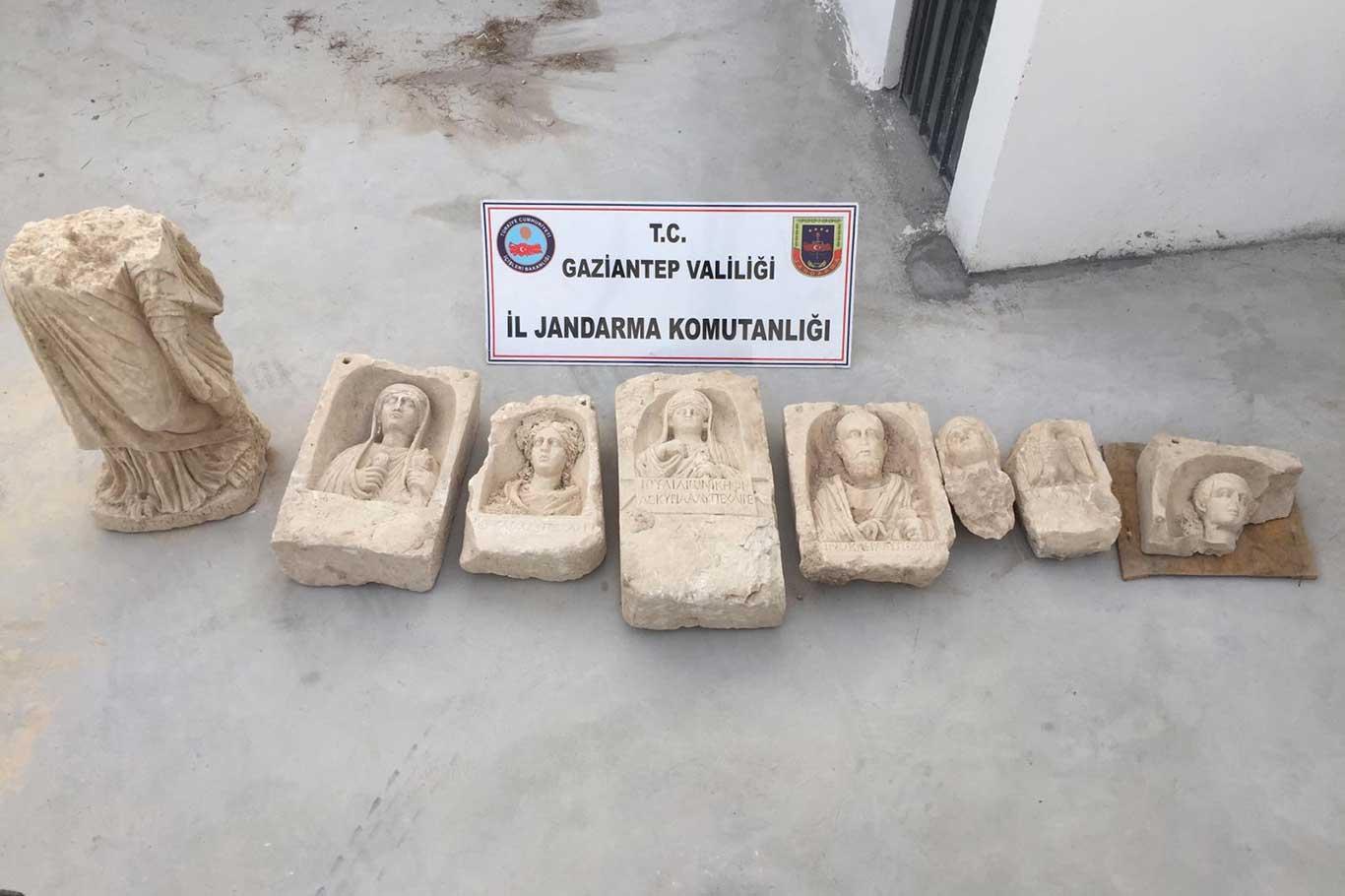 1500 yıllık mezar odaları bulundu
