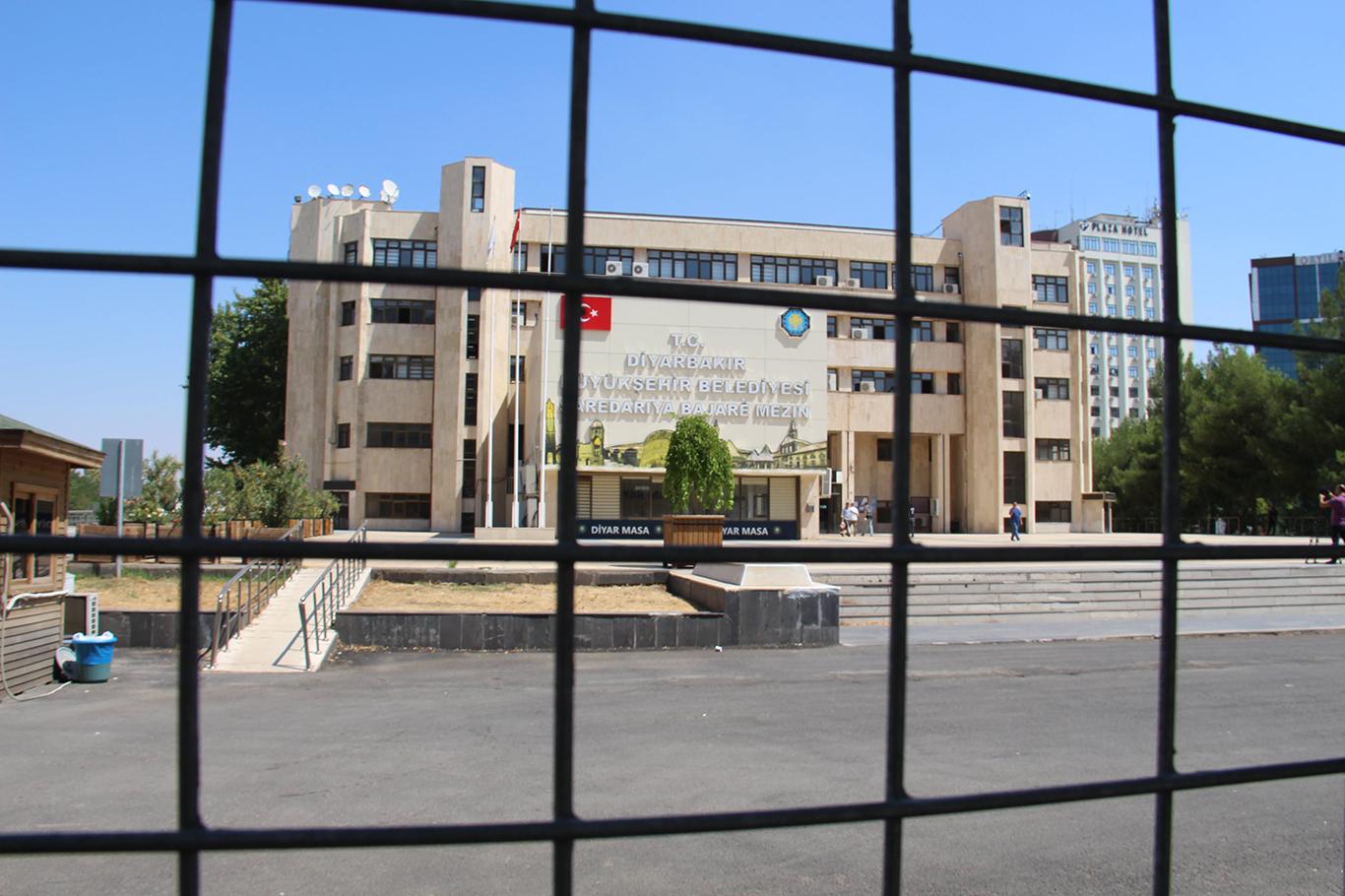 Önceki dönemde hangi belediyelere  kayyum atanmıştı?