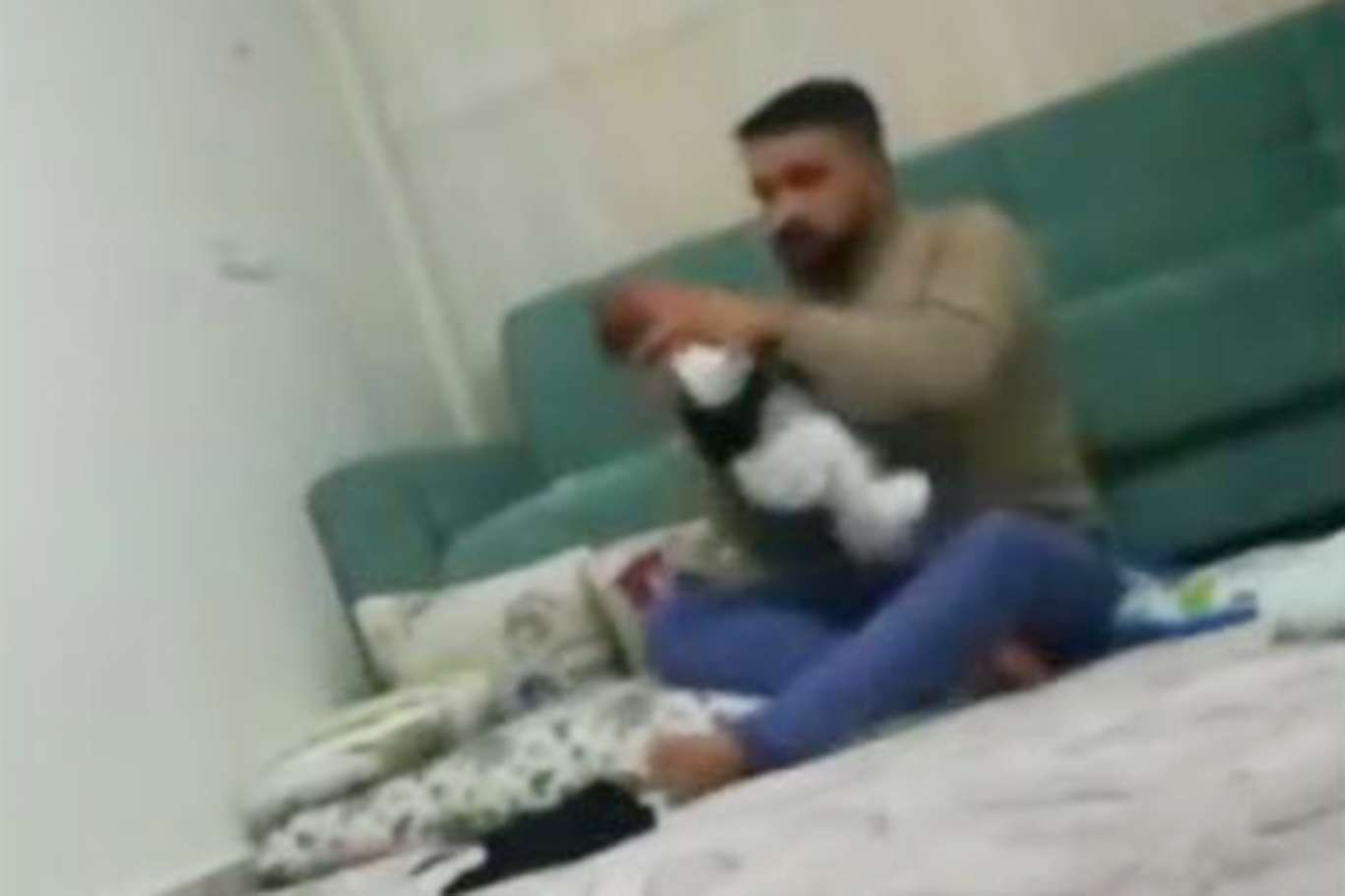 3 aylık bebeğini öldüresiye döven baba gözaltına alındı
