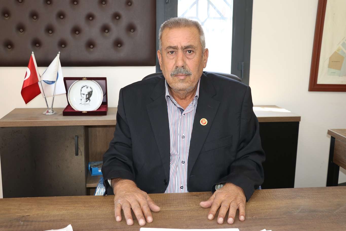 45 yaşında kazandığı muhtarlığı 33 yıldır sürdürüyor
