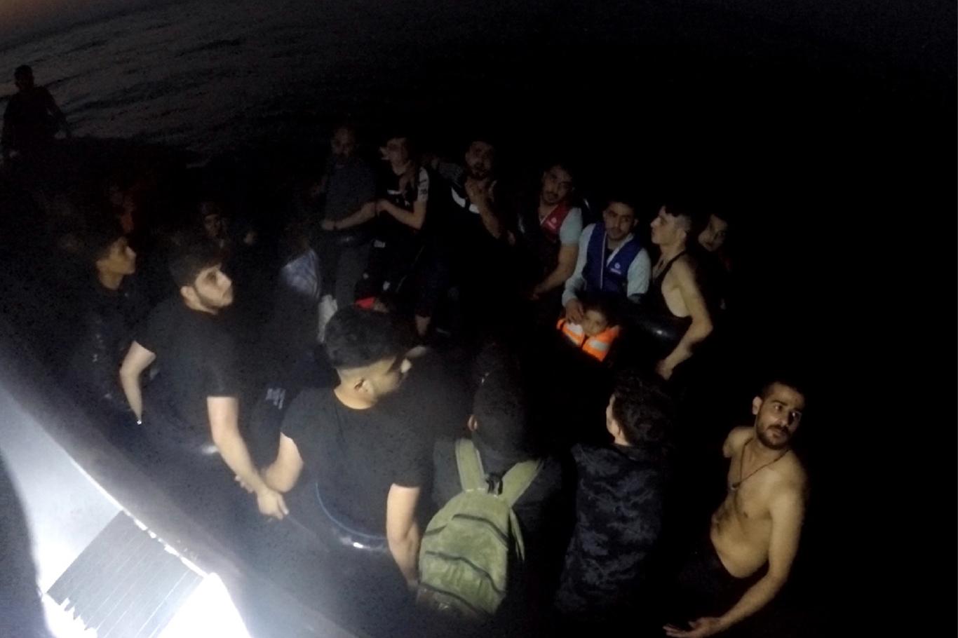 59'u çocuk 155 düzensiz göçmen yakalandı