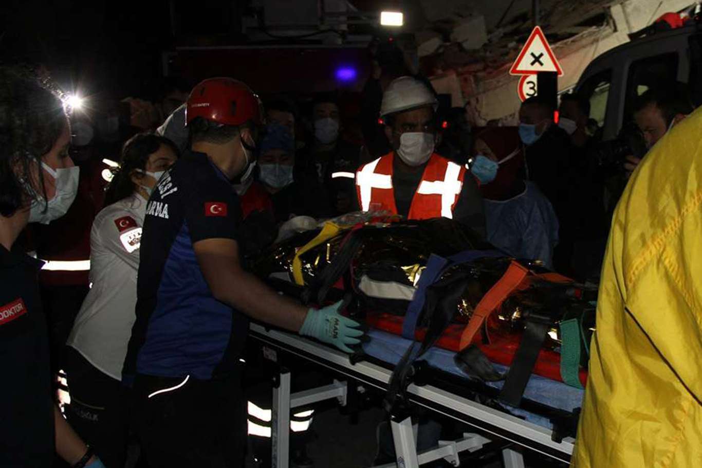 6.6'lık depreminde yaralı sayısı 763'e yükseldi
