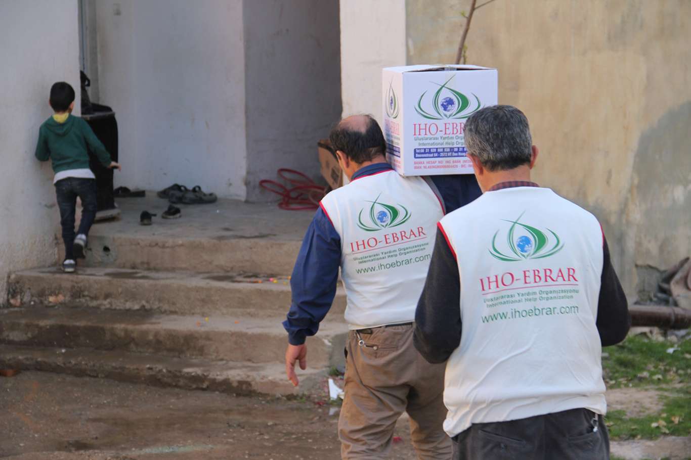 IHO EBRAR’dan Midyat’ta Ramazan kolisi yardımı