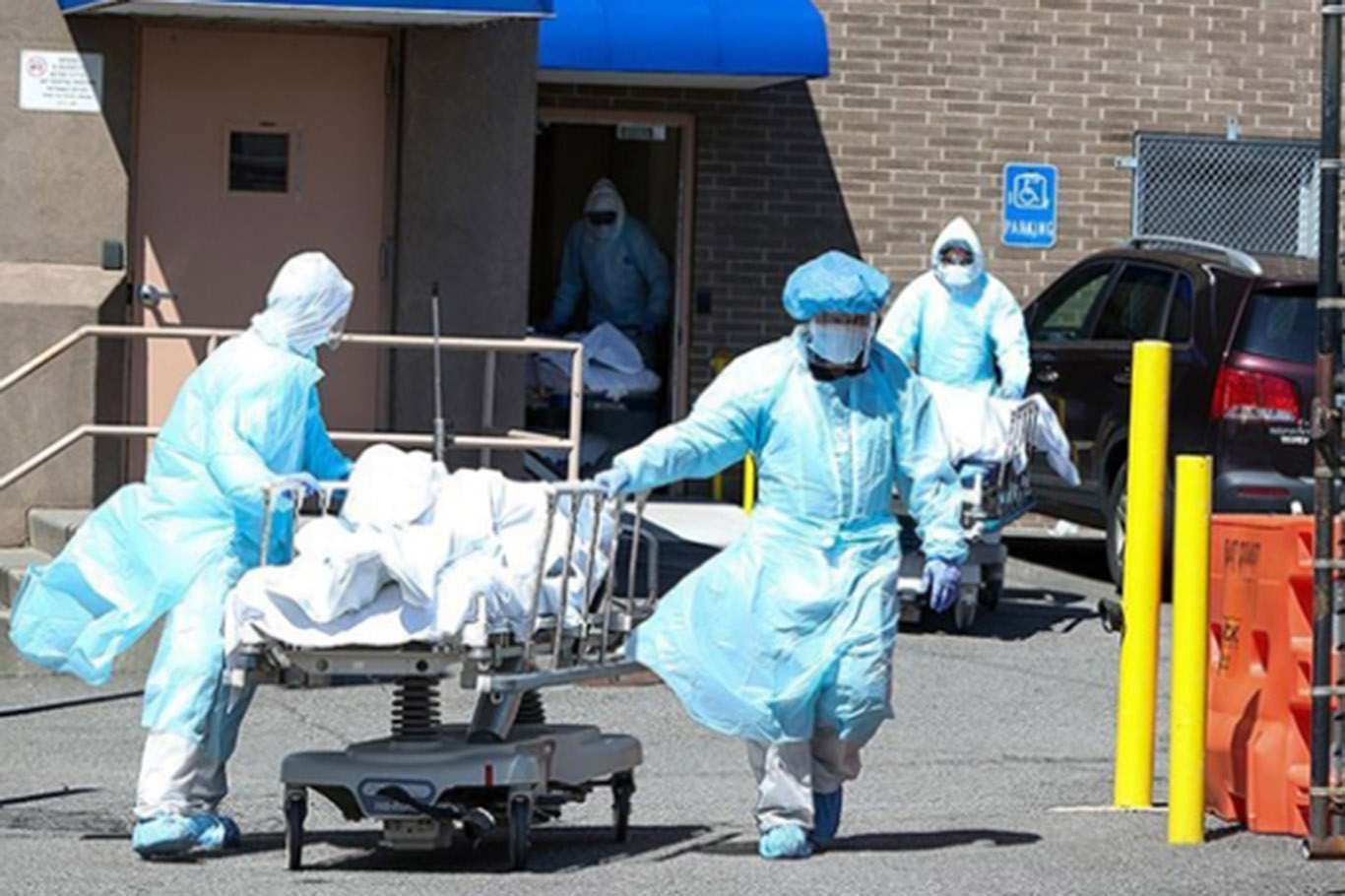 ABD'de Covid-19'dan son 24 saatte yaklaşık bin kişi daha öldü